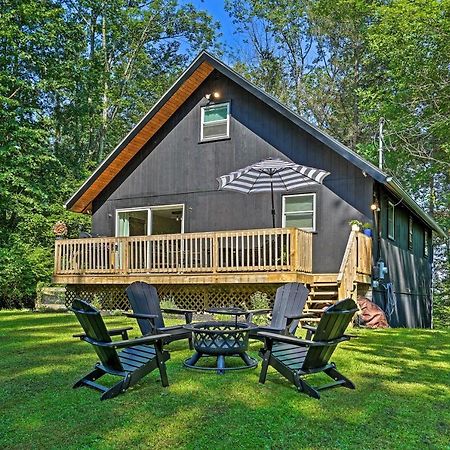 Modern East Stroudsburg Home With Deck And Gas Grill! Exterior photo