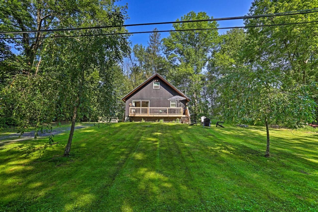 Modern East Stroudsburg Home With Deck And Gas Grill! Exterior photo